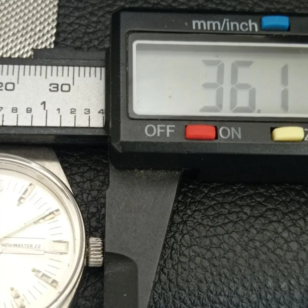 Vintage 1985 Citizen Manual Wound Mens Silver Watch & Silver accents